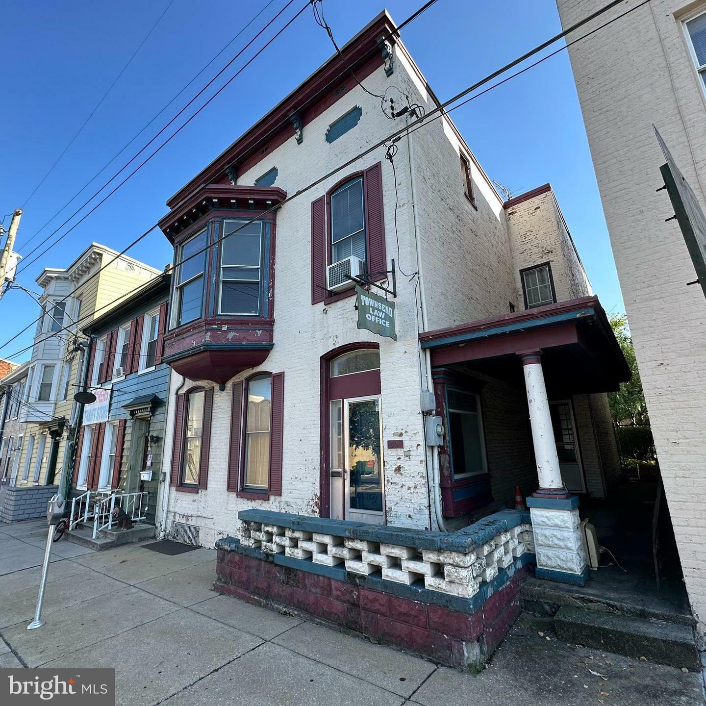 Property Photo:  32 W Queen Street  PA 17201 