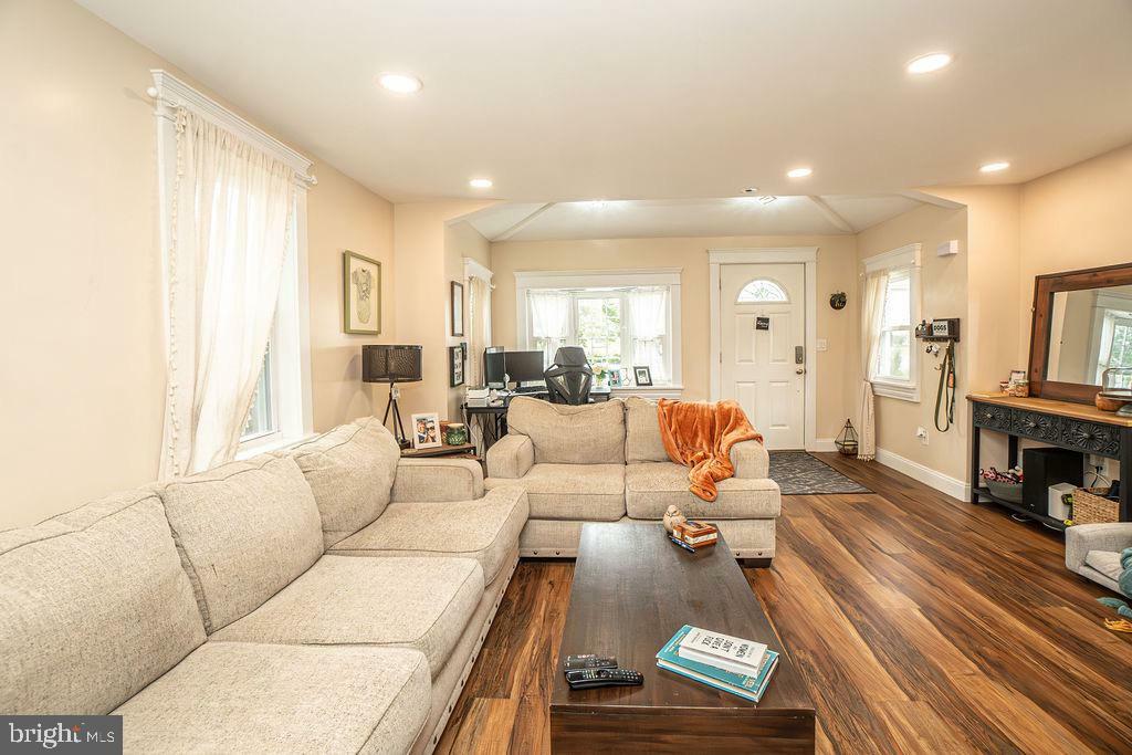 Property Photo:  19 Hazel Lane  NJ 08021 