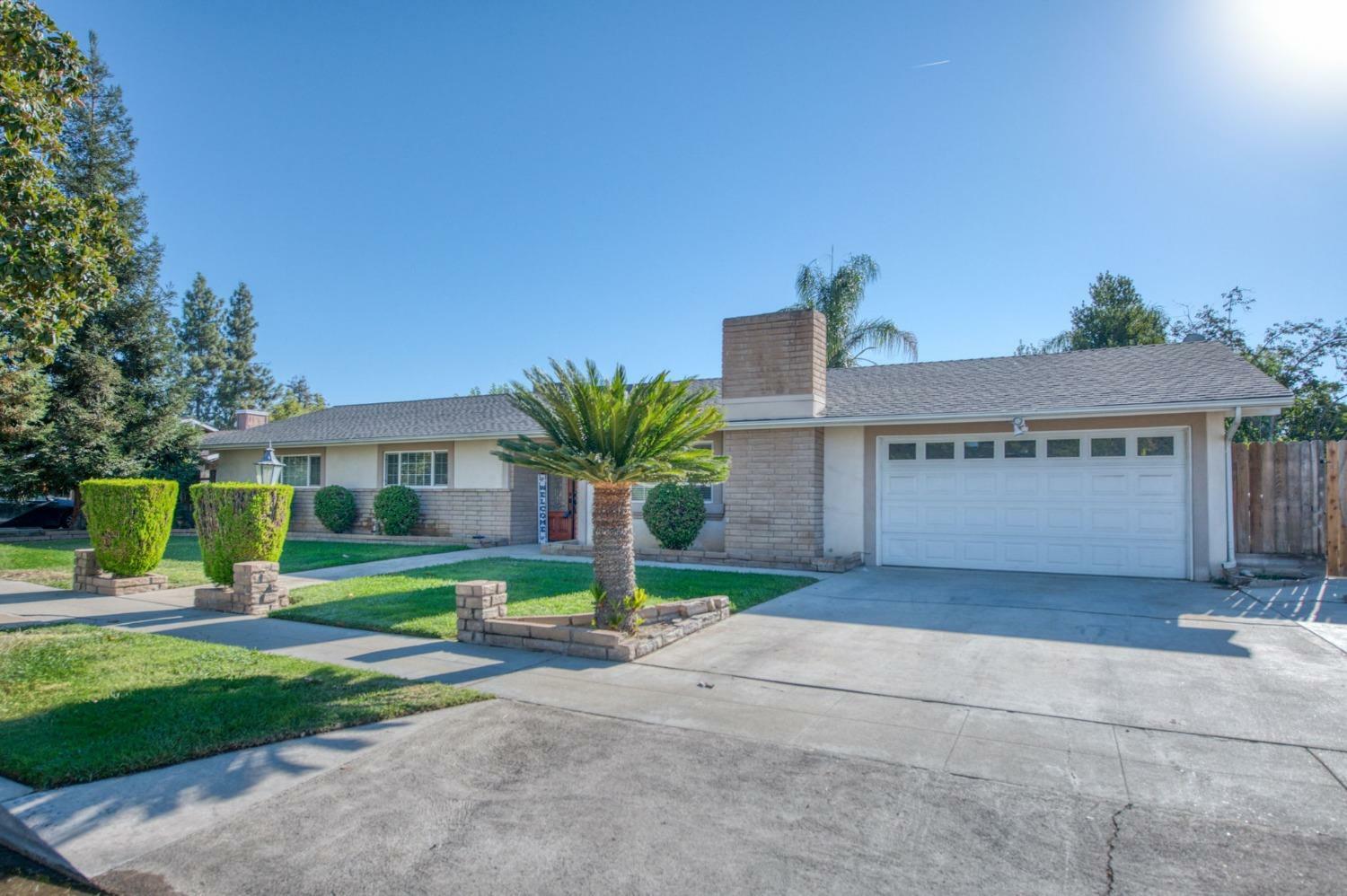 Property Photo:  5534 N 9th Street  CA 93710 