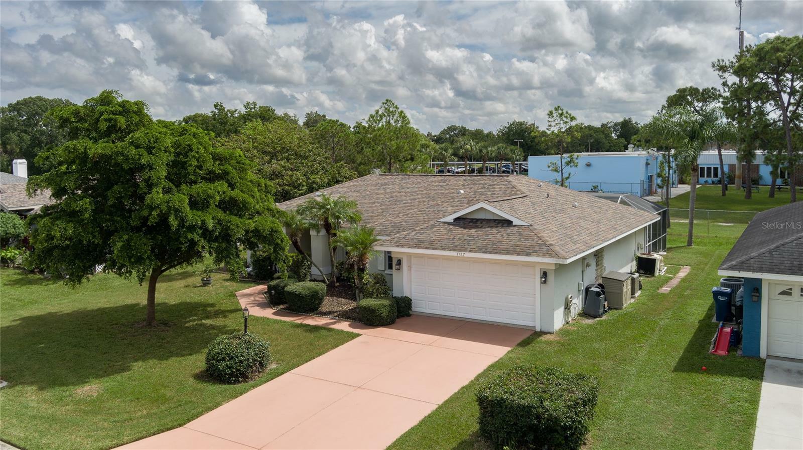 Property Photo:  7127 Queen Palm Circle  FL 34243 