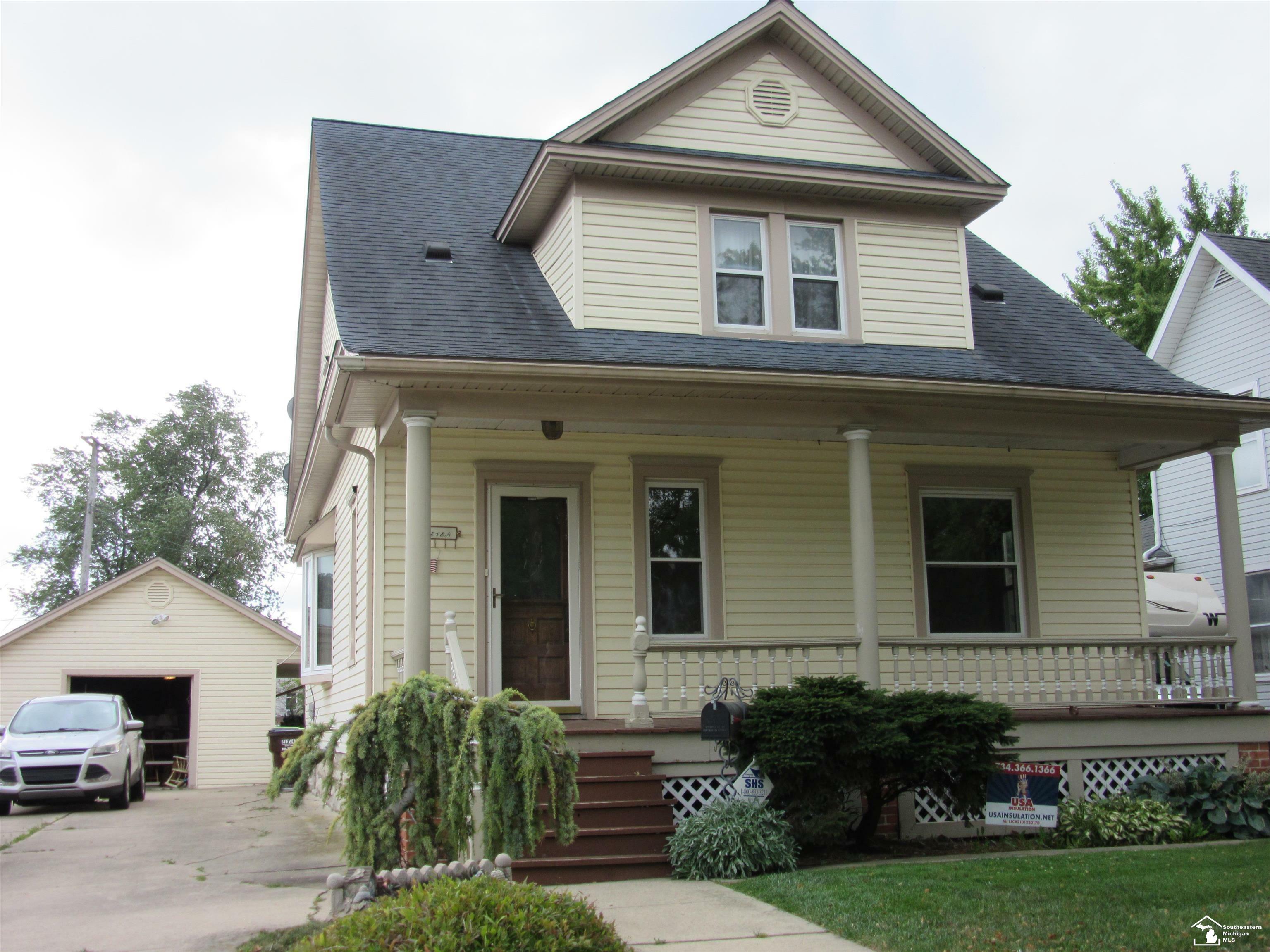 Property Photo:  11 W Noble Avenue  MI 48162 