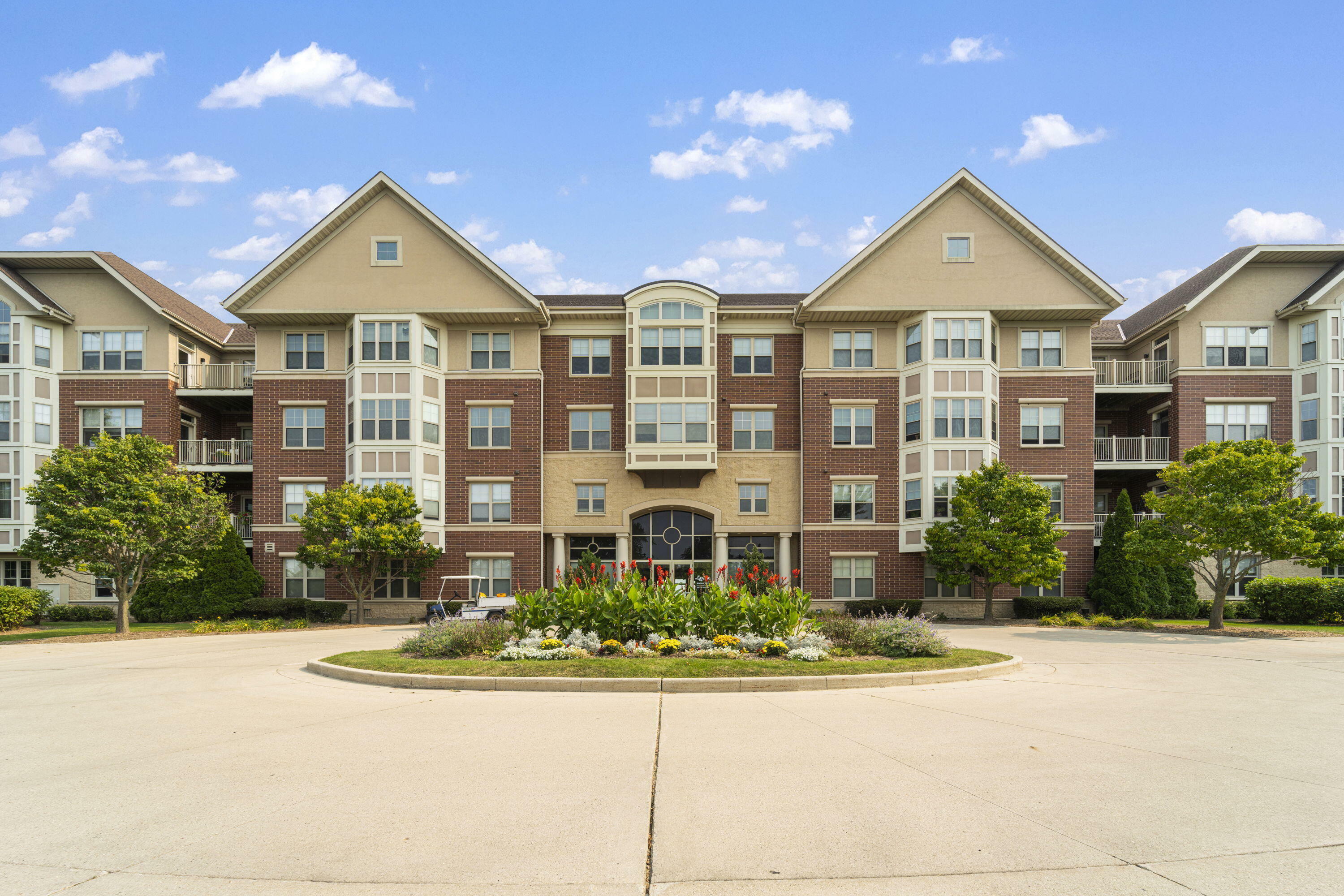 Property Photo:  4130 S Lake Dr 183  WI 53235 