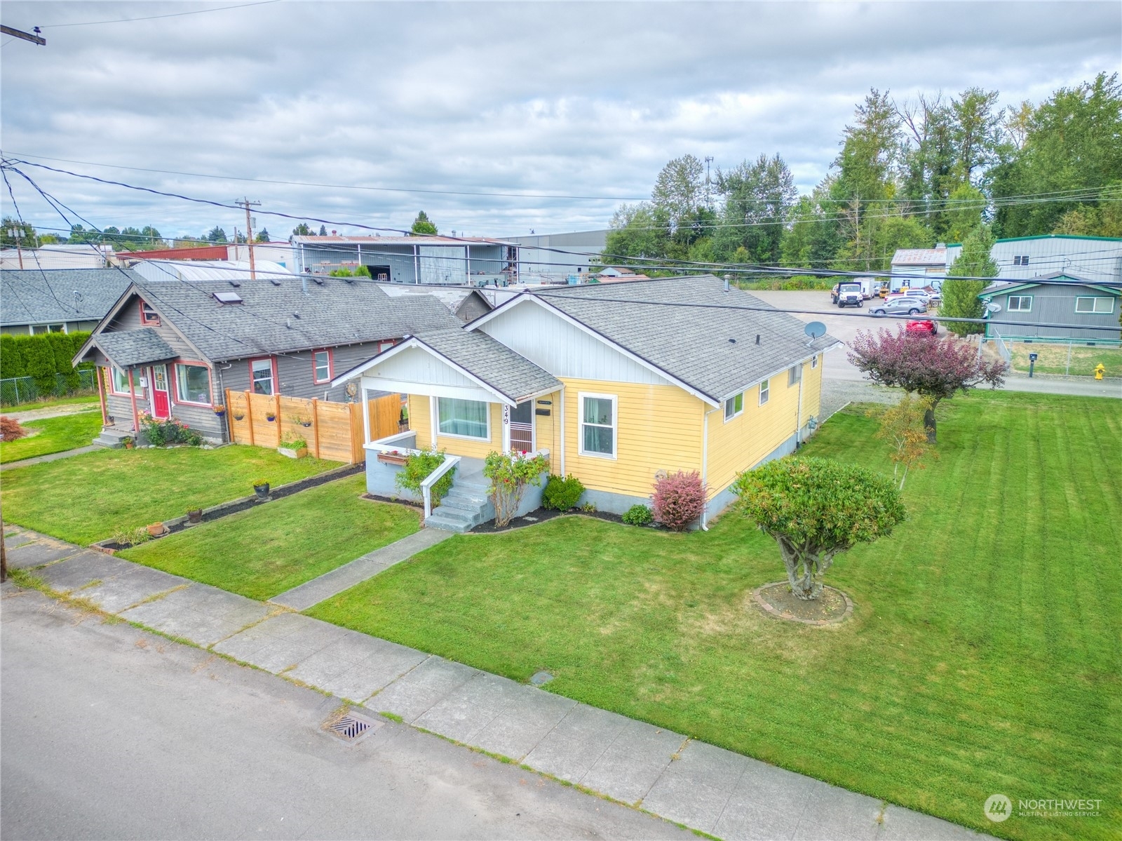 Property Photo:  349 Rainier Avenue  WA 98022 