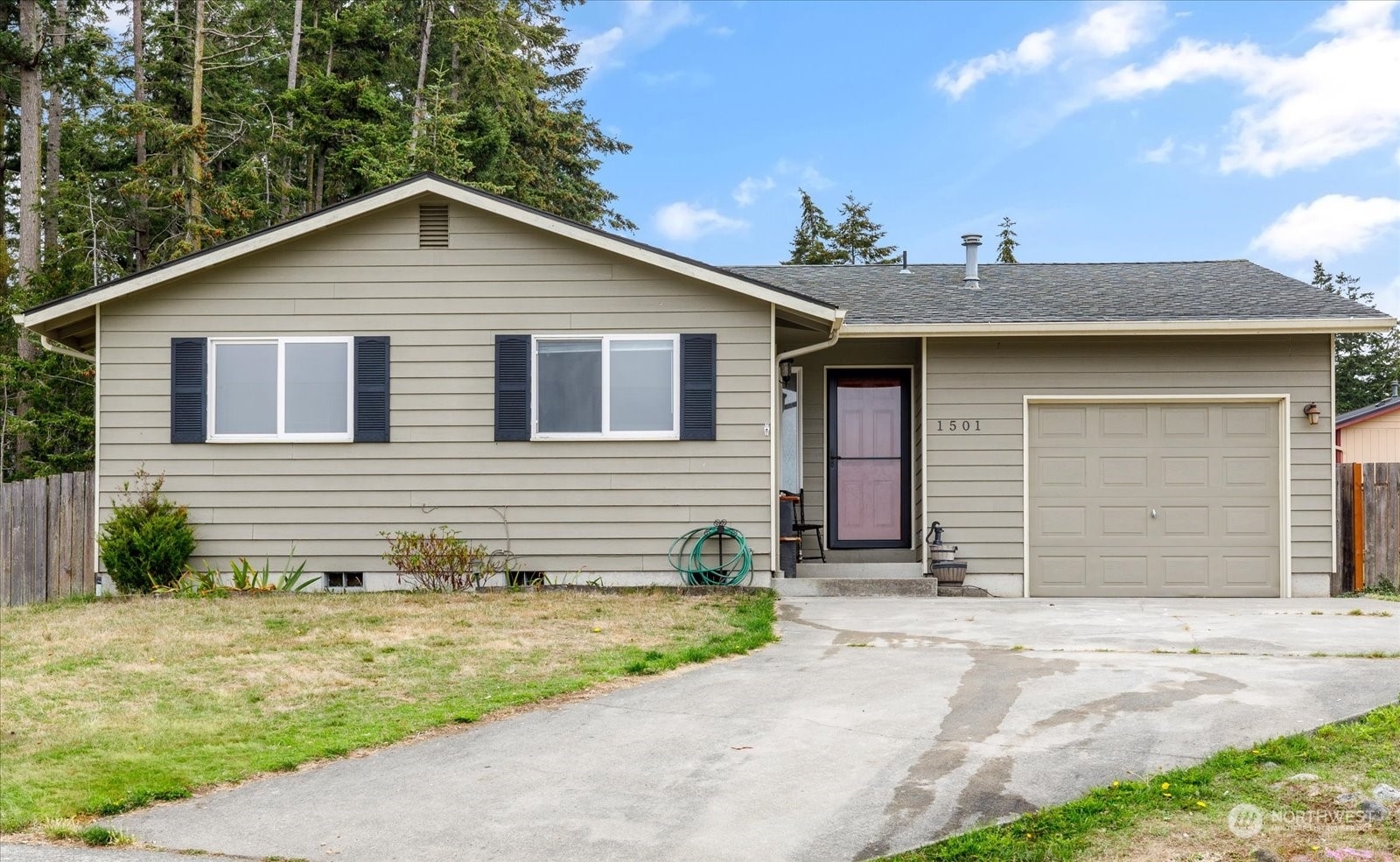 1501 NW 9th Place  Oak Harbor WA 98277 photo