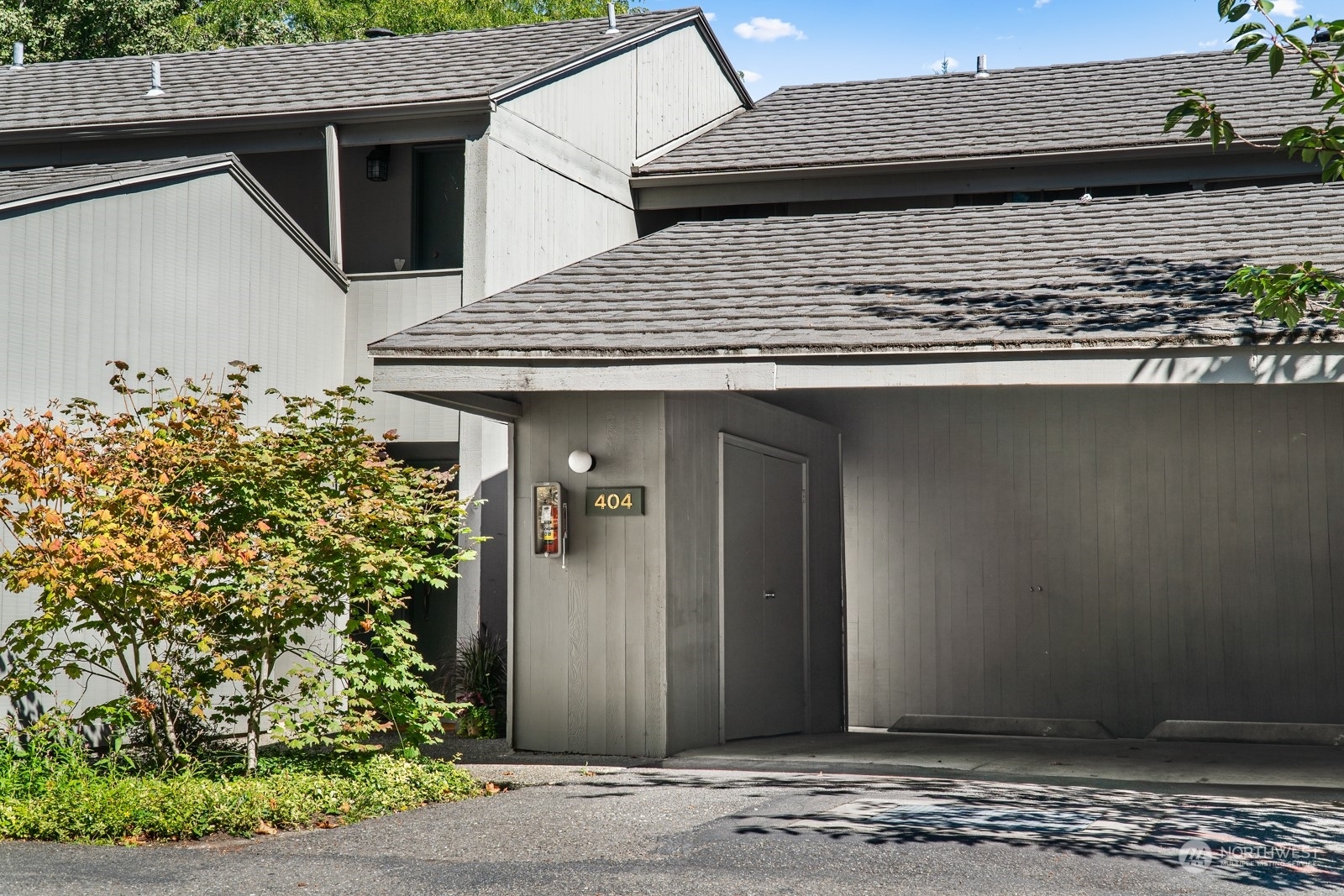 Property Photo:  6448  138th Avenue NE 404  WA 98052 