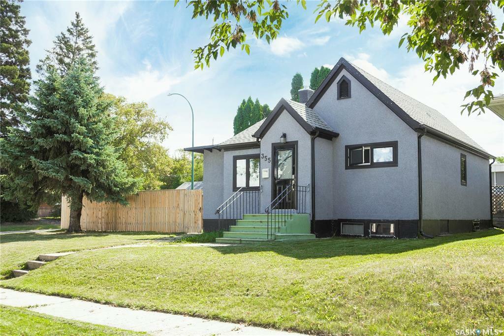 Property Photo:  355 20th Street E  SK S6V 1K8 