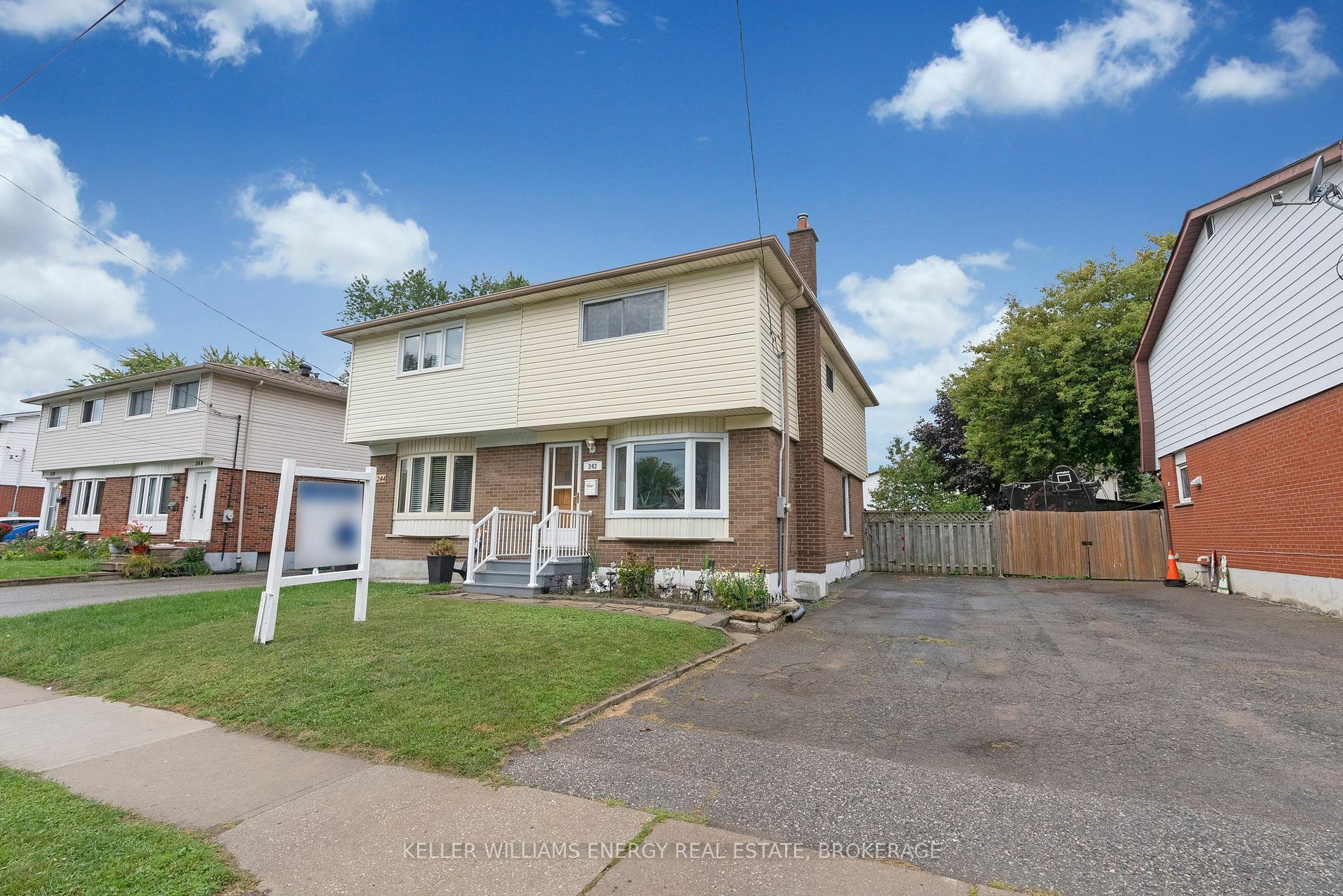 242 Waverly St S  Oshawa ON L1J 5V4 photo