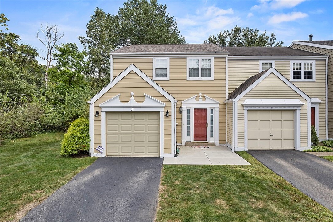 Property Photo: 31 Greenwich Ct PA 15139