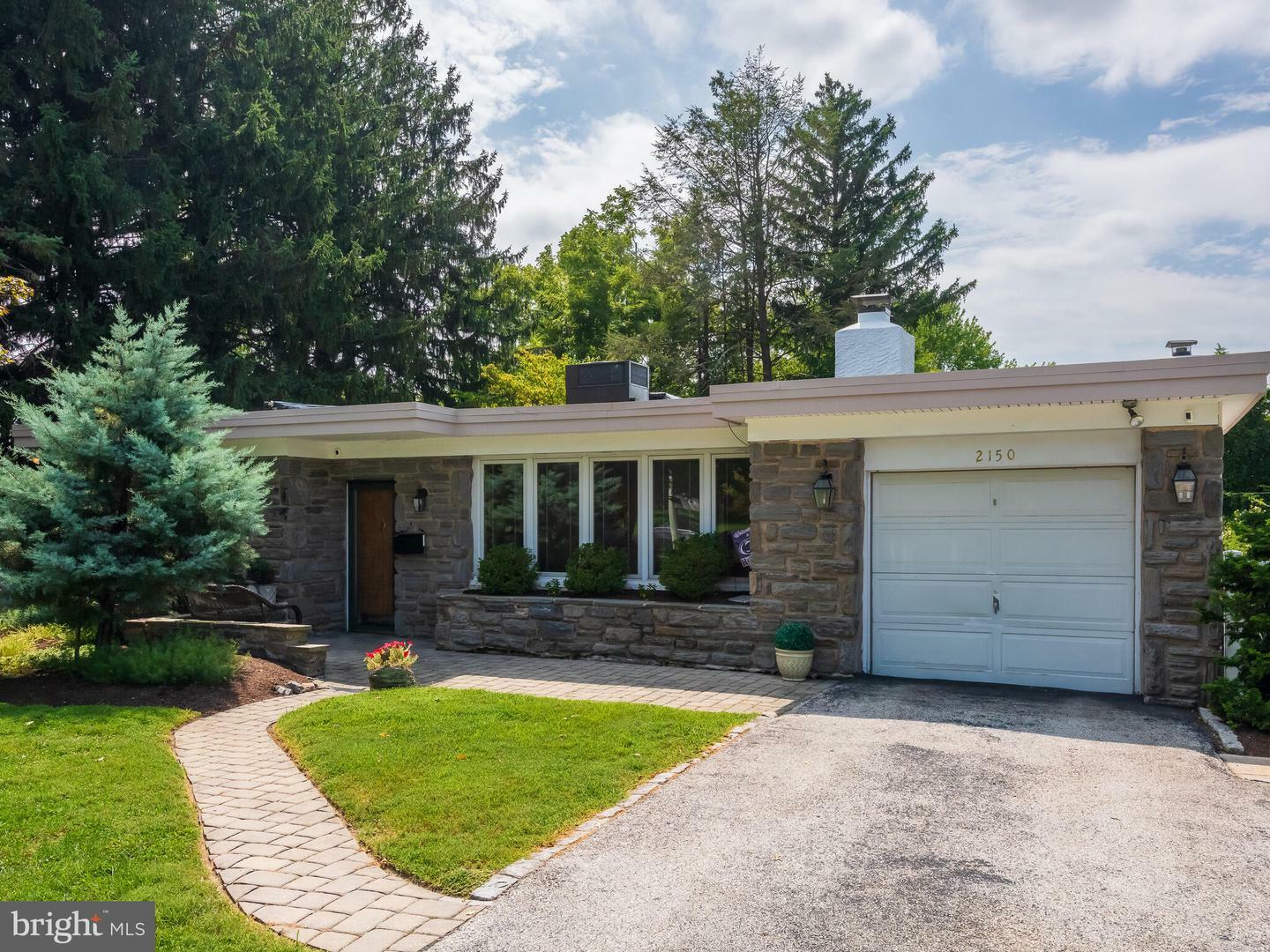 Property Photo:  2150 Mary Lane  PA 19008 