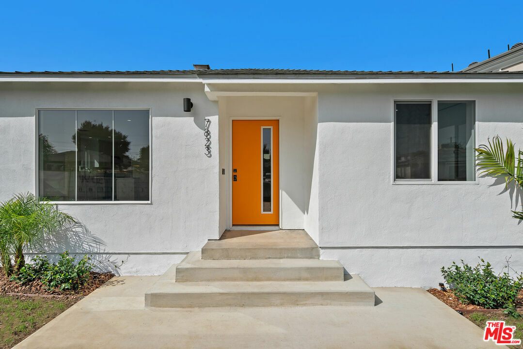 7823   Kenyon Ave  Los Angeles CA 90045 photo