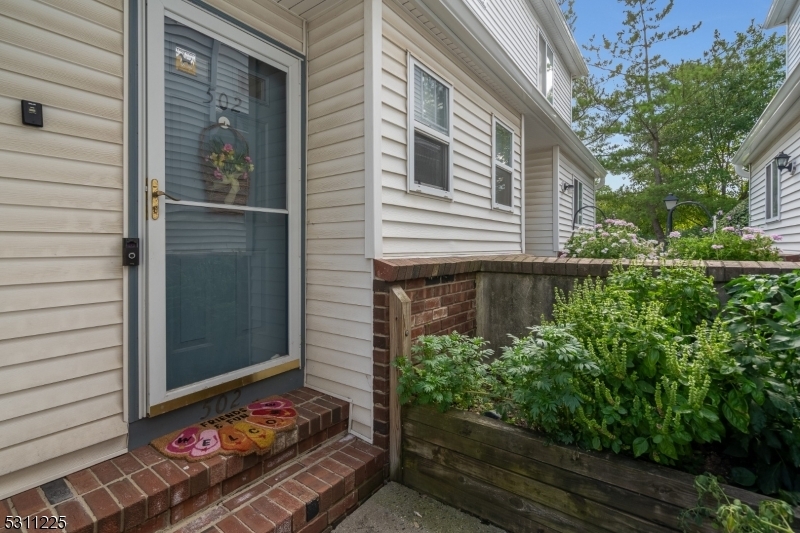 Property Photo:  502 Reed Ct  NJ 08822 