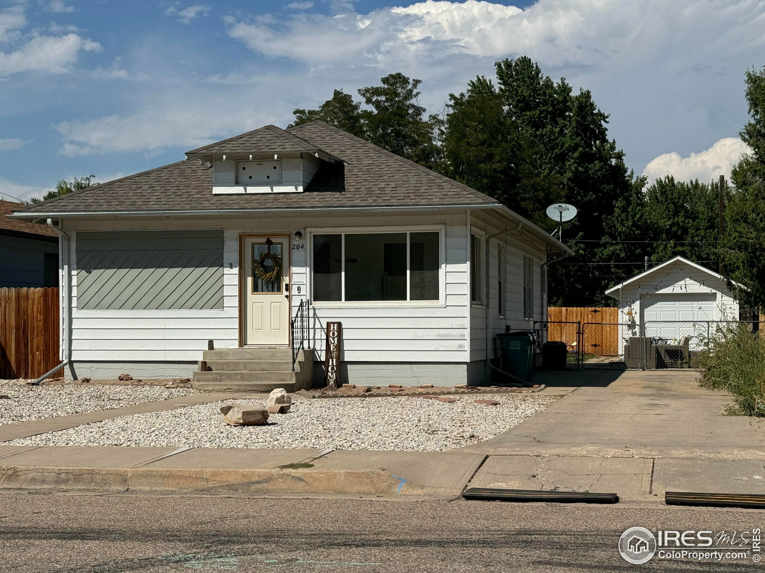 Property Photo:  204 Oak St  CO 80550 