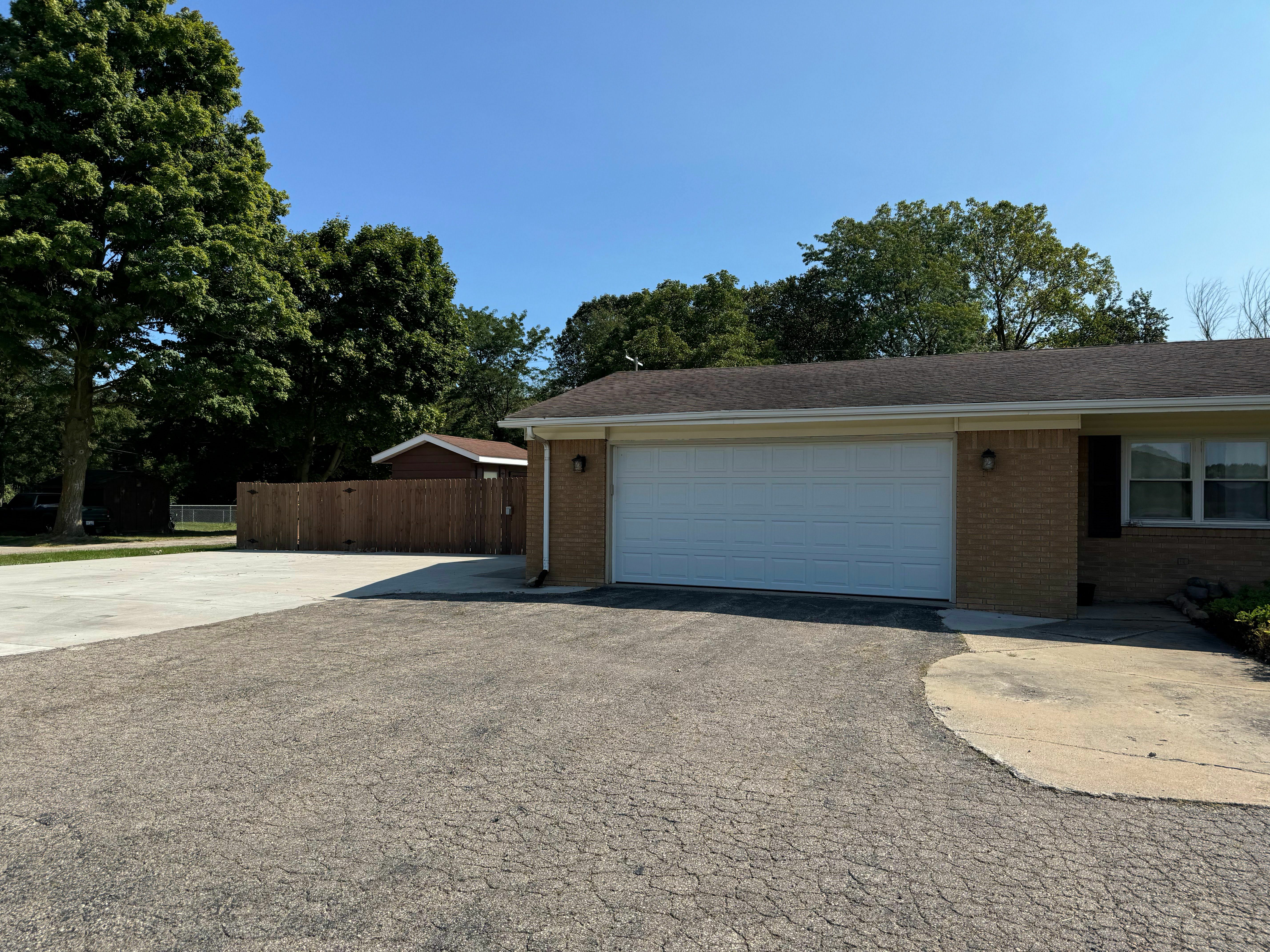 Property Photo:  2065 S Lapeer Road  MI 48446 9446 