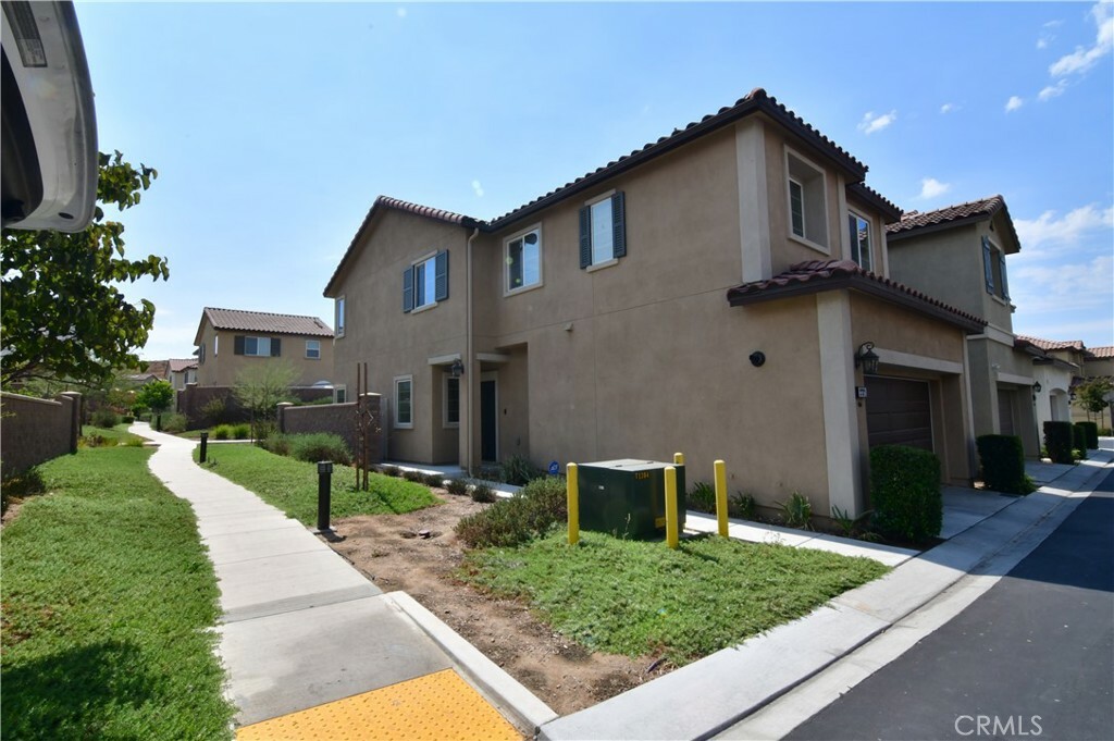 Property Photo:  27371 Red Rock Rd  CA 92555 