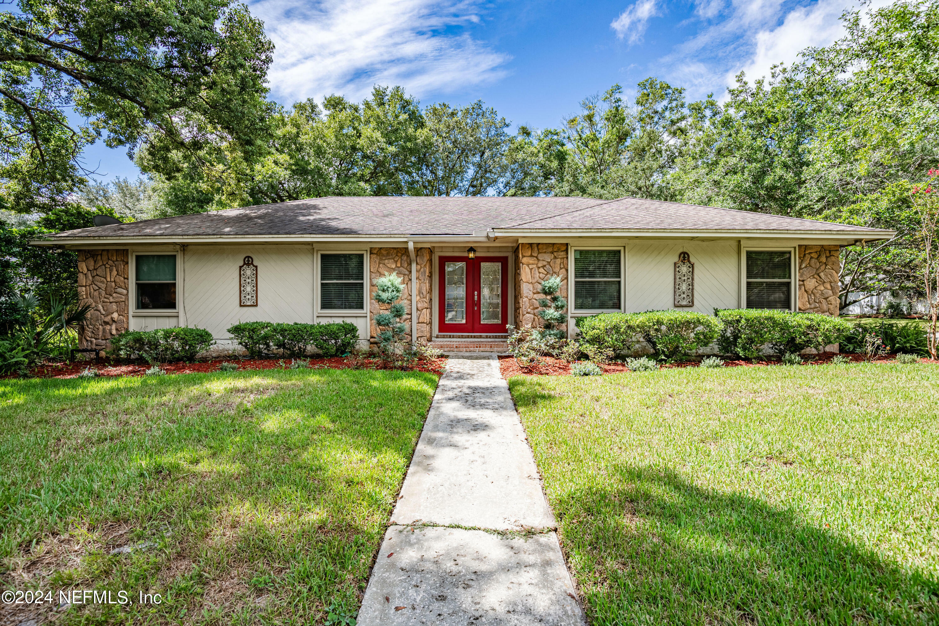 Property Photo:  1642 Village Way  FL 32073 