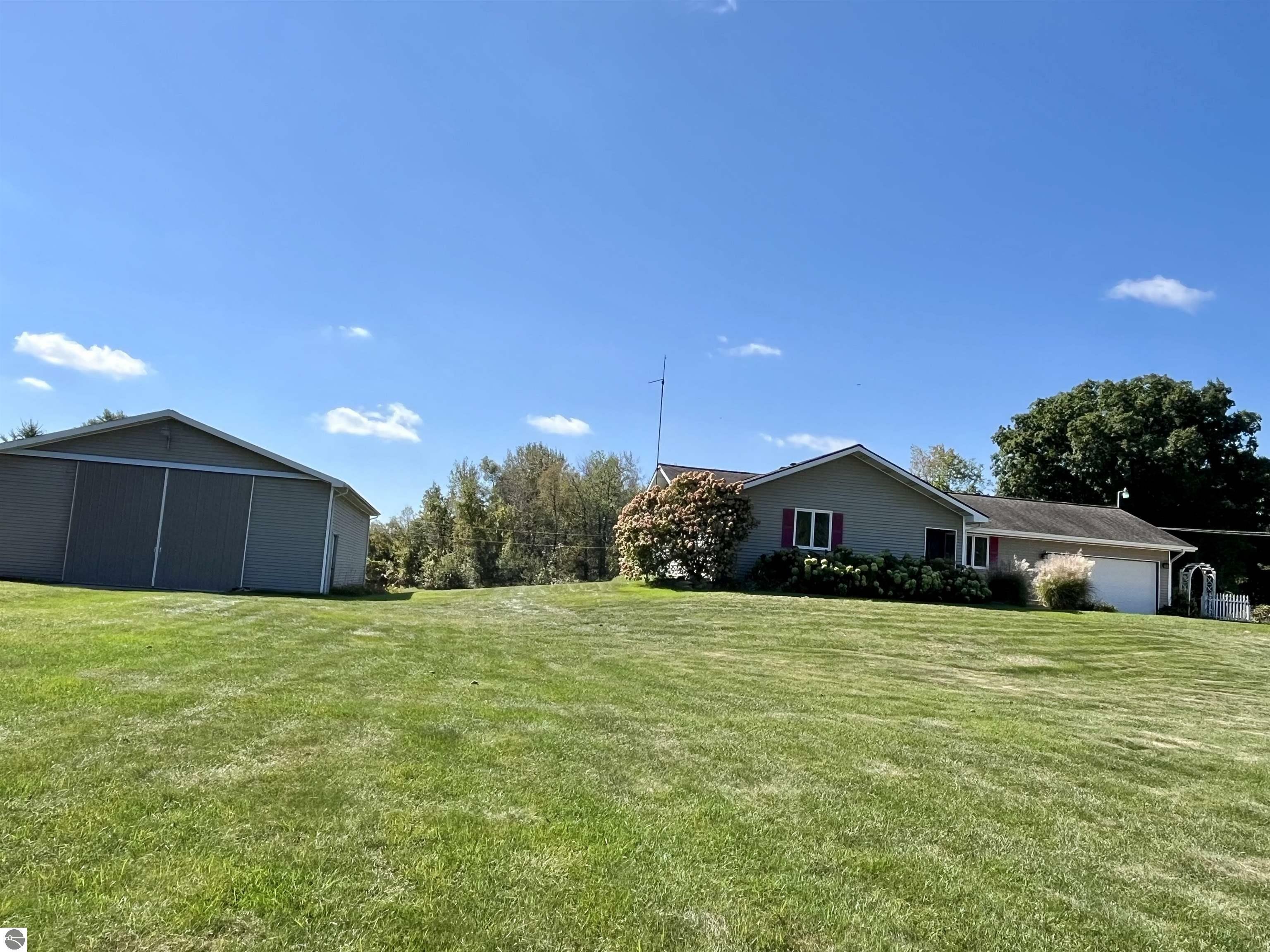 Property Photo:  2330 E Surrey Road  MI 48622 