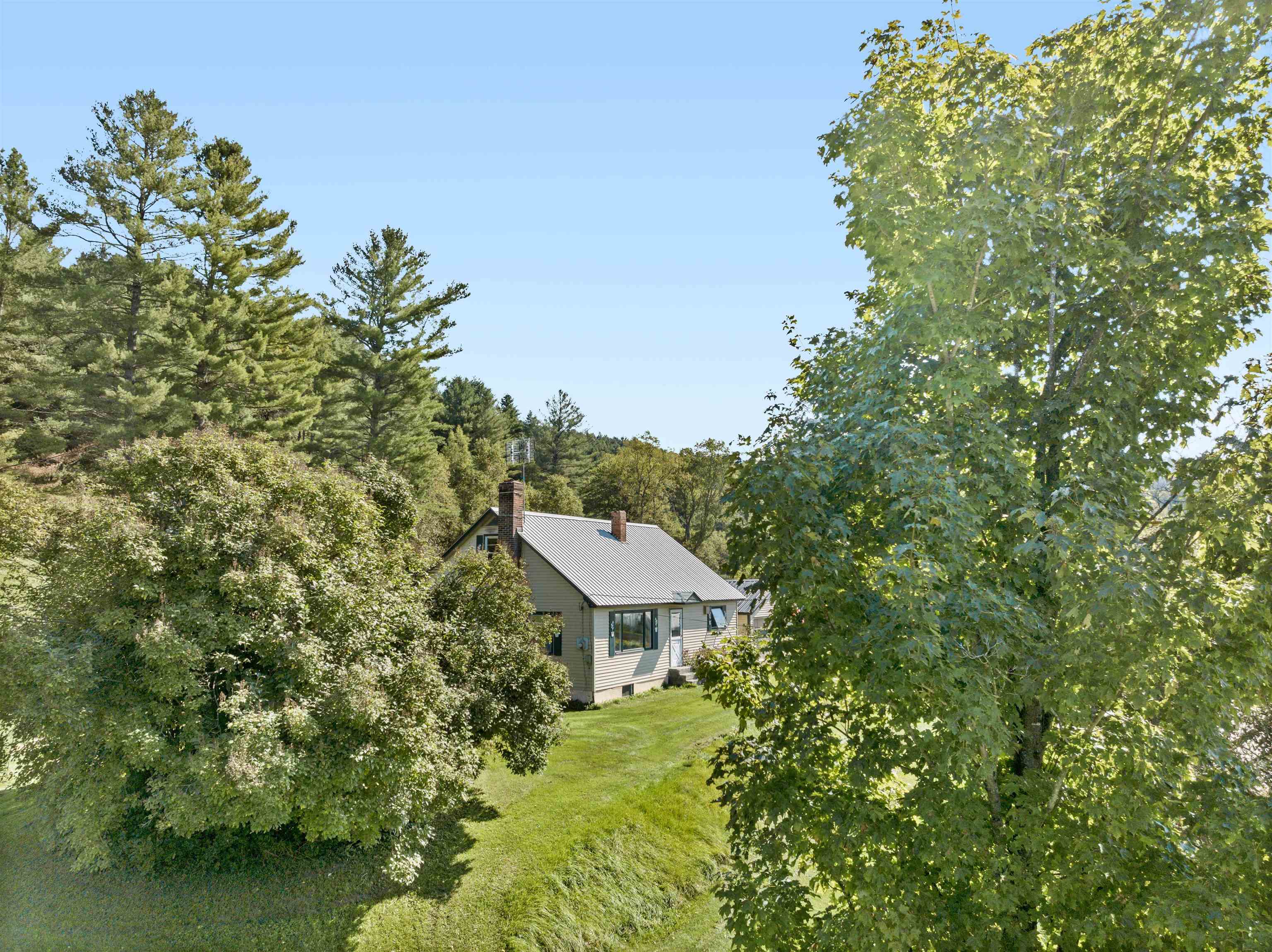 Property Photo: 229 Glinnis Road VT 05663