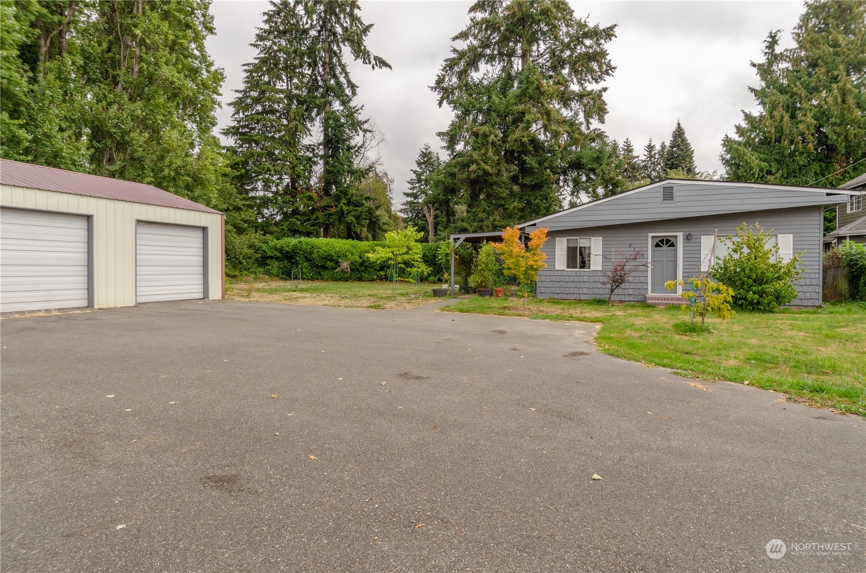 Property Photo:  2520 SW 114th Street  WA 98146 