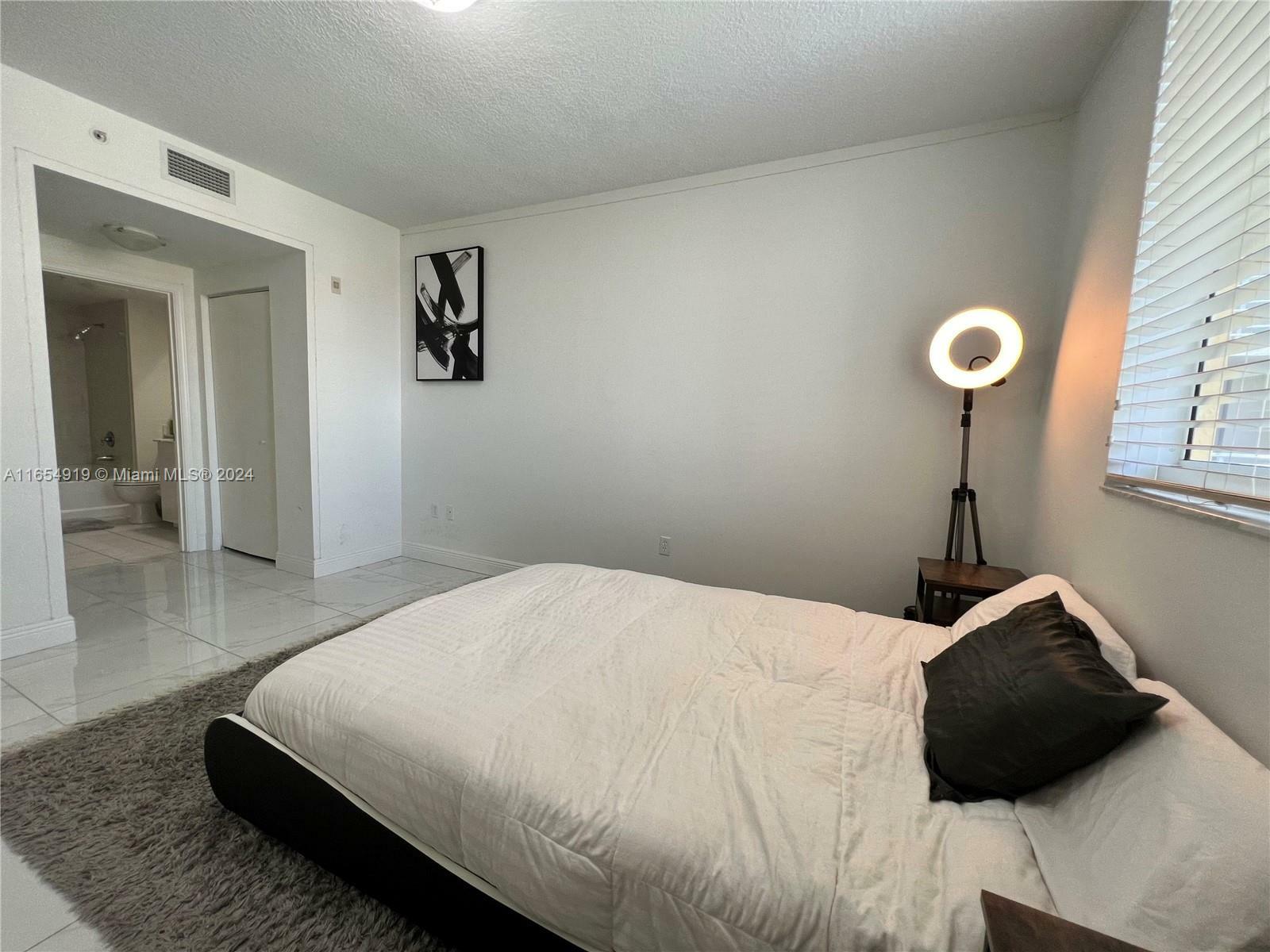 Property Photo:  2775 NE 187th St 520  FL 33180 