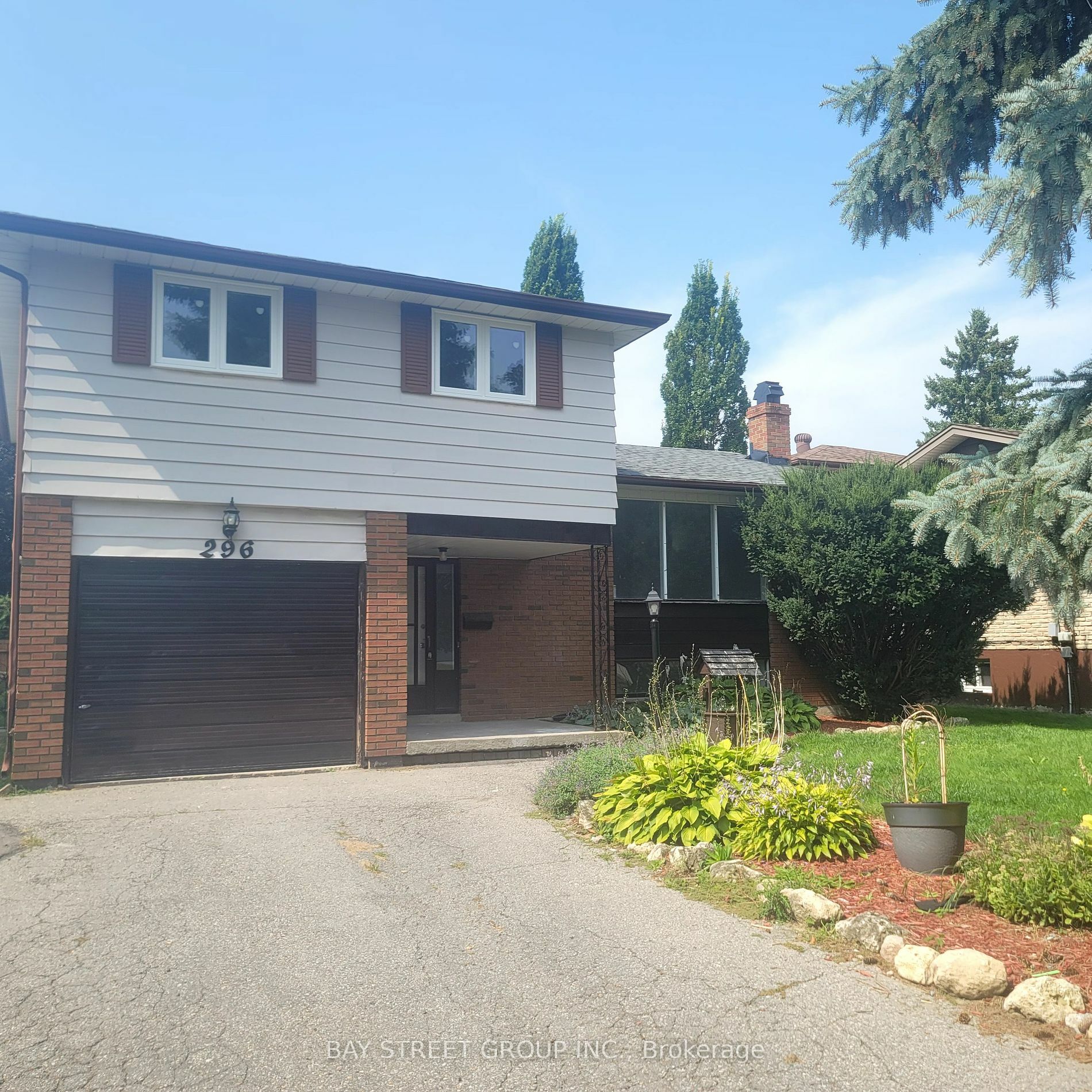 Property Photo:  296 Viewmount St B  ON L1H 7C3 