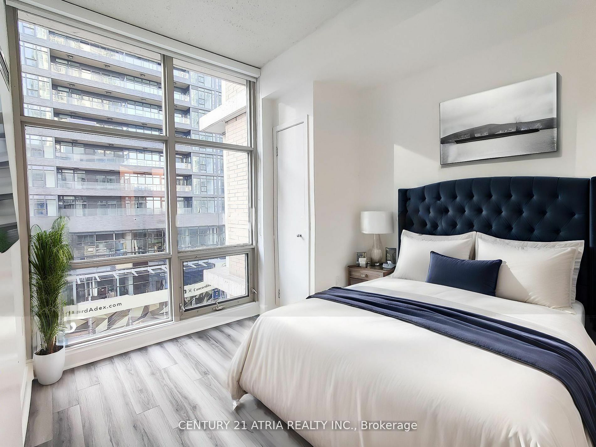 Property Photo:  9 Spadina N 511  ON M5V 3V5 