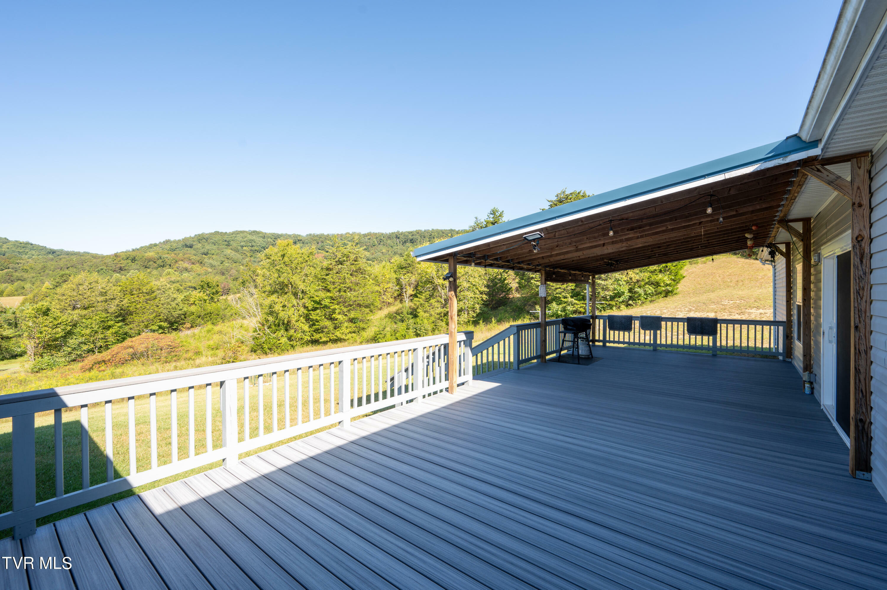 Property Photo:  1745 Pilot Mountain Road  TN 37711 