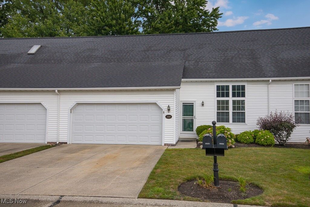 Photo de la propriété:  2529 Clearwater Lane 22  OH 44077 