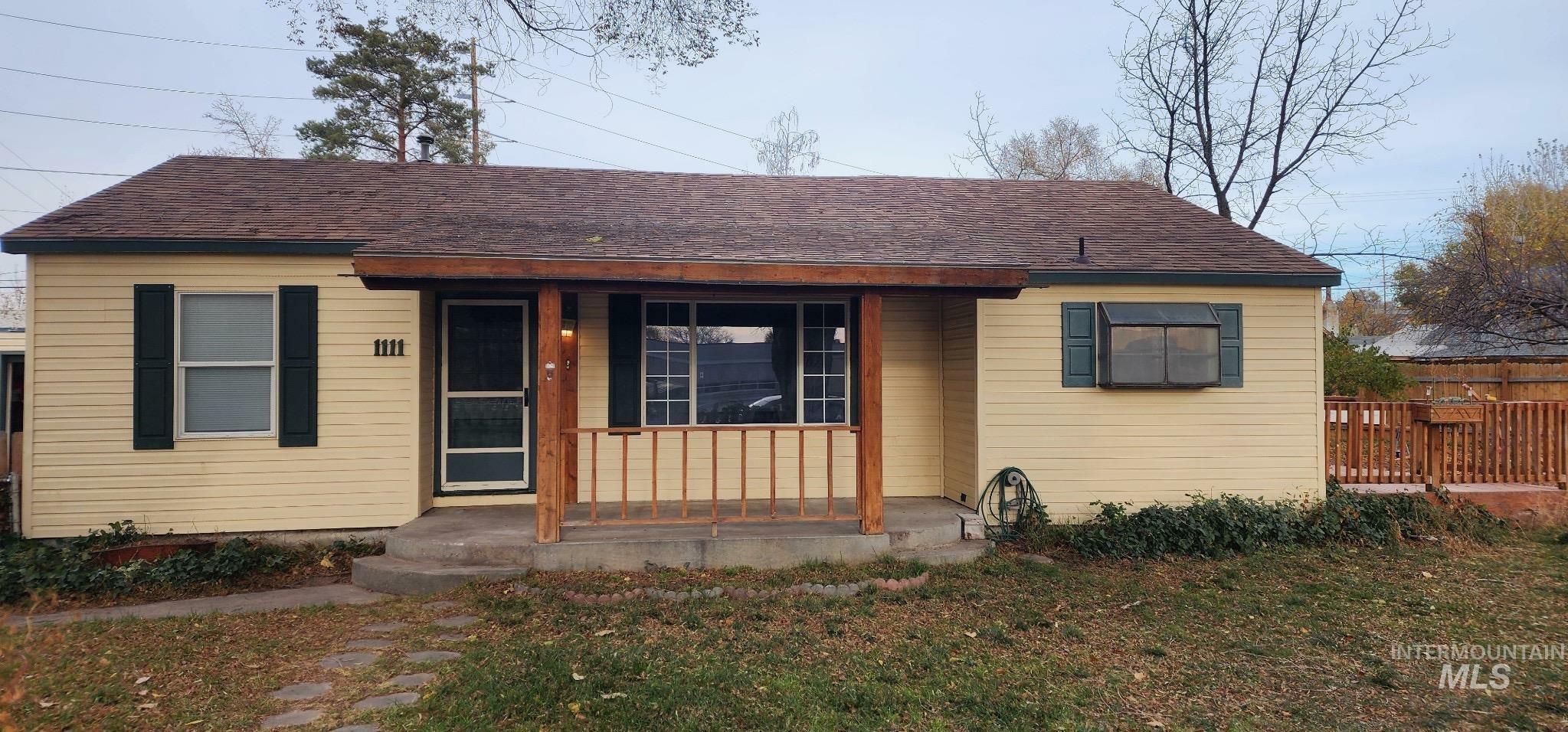 Property Photo: 1111 E Elgin ID 83605