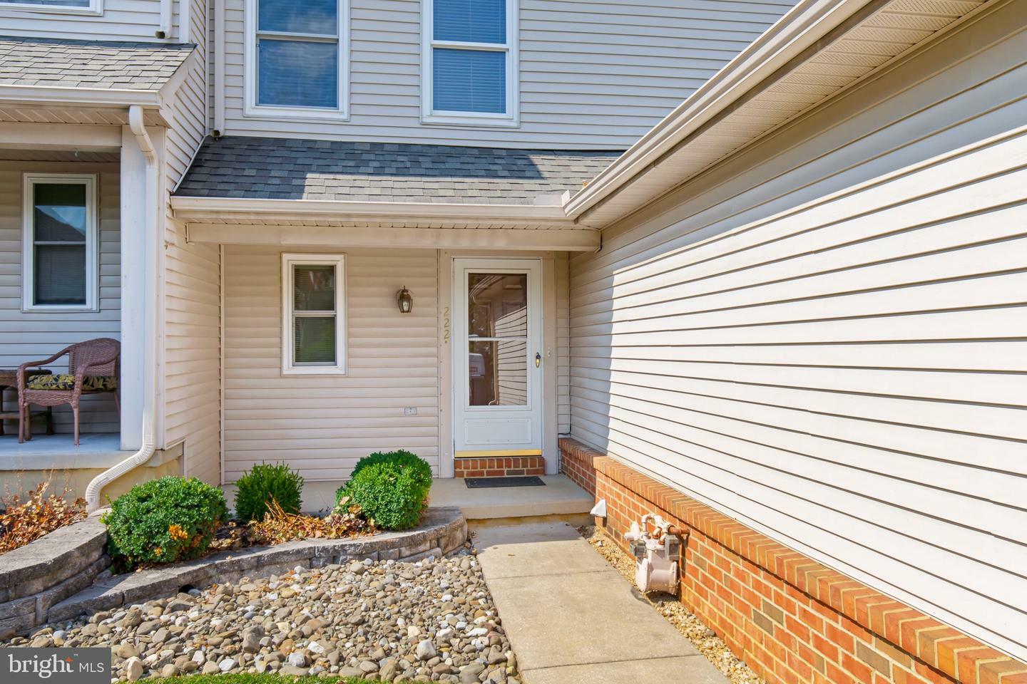 Property Photo:  222 Parklawn Court  PA 17601 