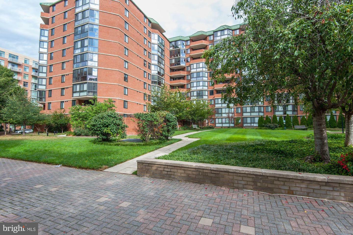 Property Photo:  1001 N Randolph Street 617  VA 22201 