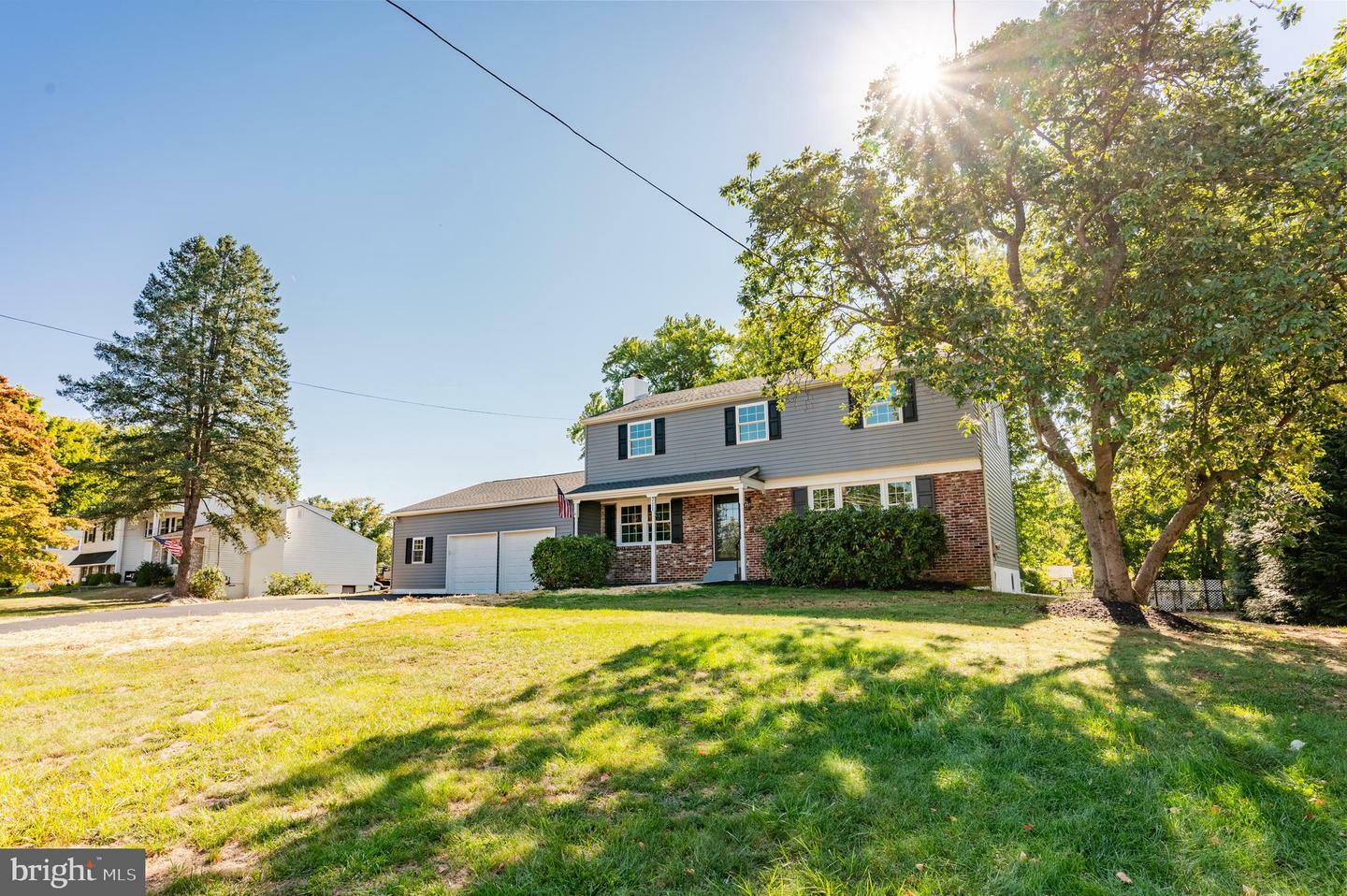 Property Photo:  711 Canterbury Lane  PA 19044 