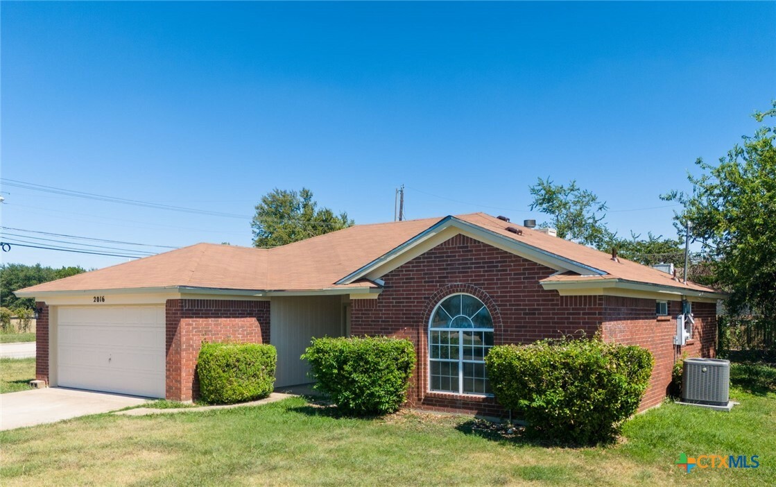 Property Photo:  2016 Fleetwood Drive  TX 76543 