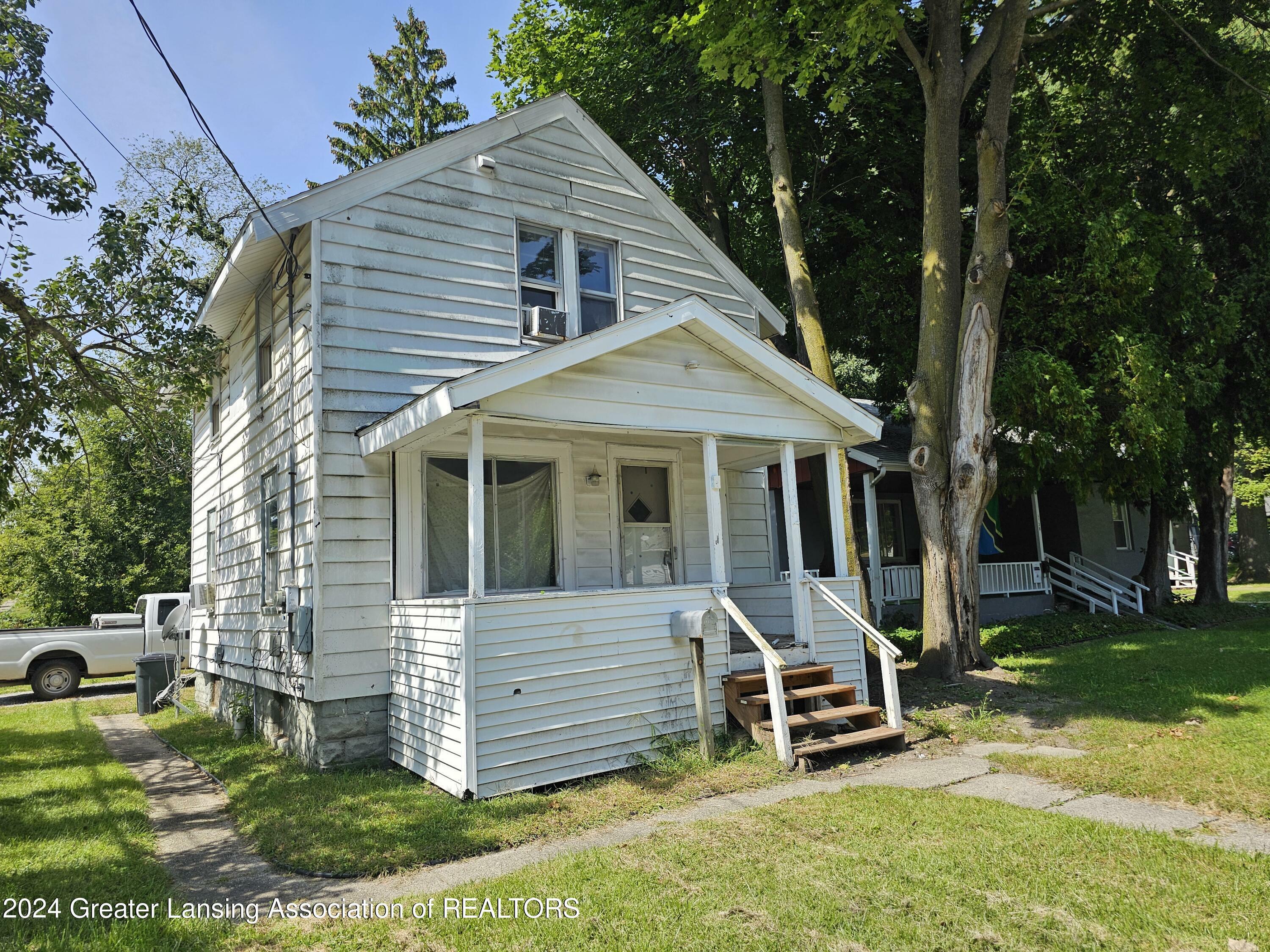 Property Photo:  1142 Shepard Street  MI 48912 