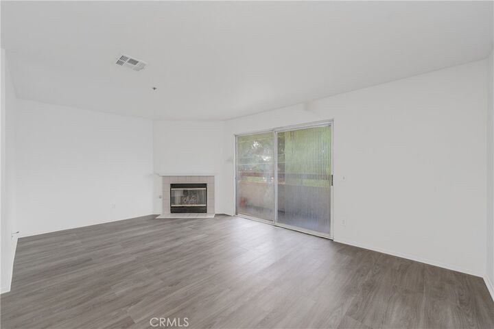 Property Photo: 11136 Lorne St #5 CA 91352
