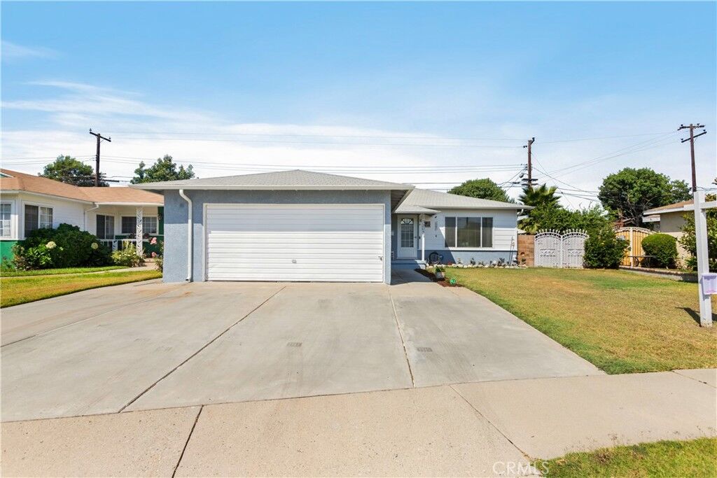 Property Photo: 13207 Bechard Avenue CA 90650