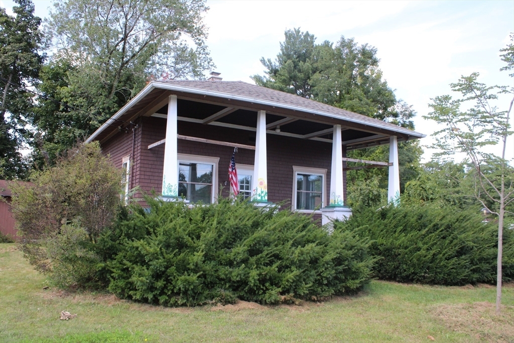 Property Photo:  7 State Rd  MA 01373 