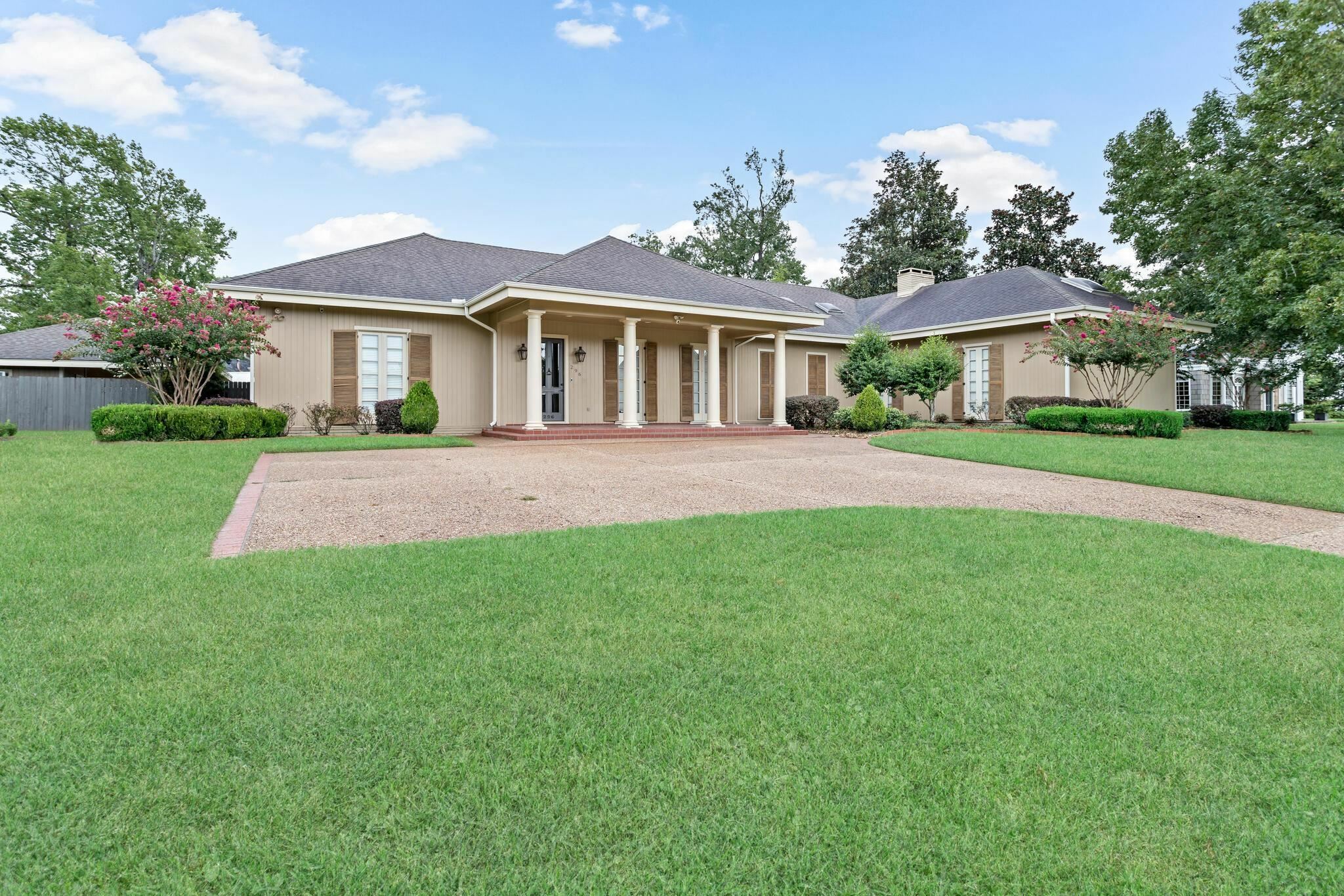 Property Photo:  296 Ridgeland St  TX 77706 