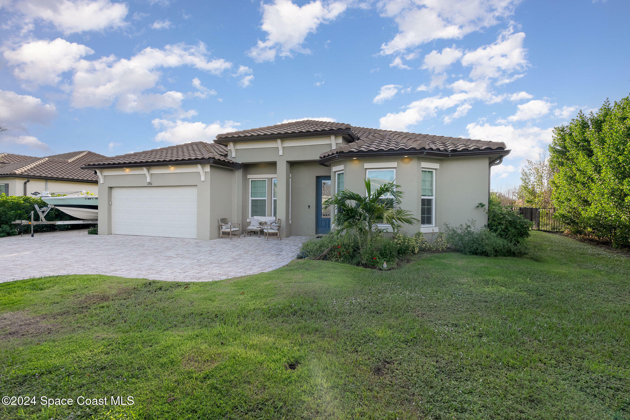 Property Photo: 1206 Fulton Circle FL 32780