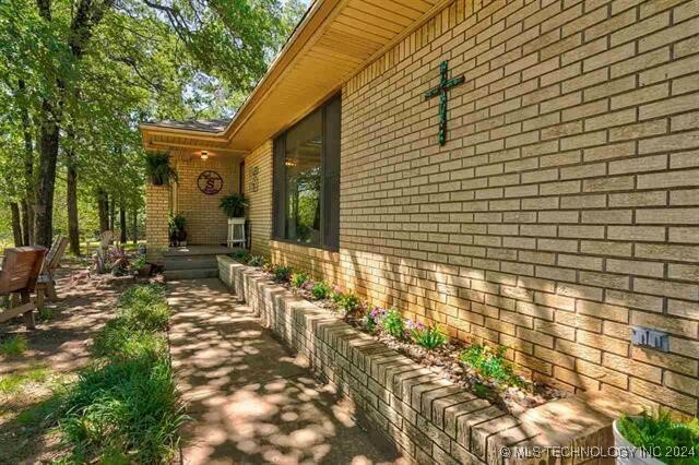 Property Photo:  222 N Oak Grove  OK 74023 