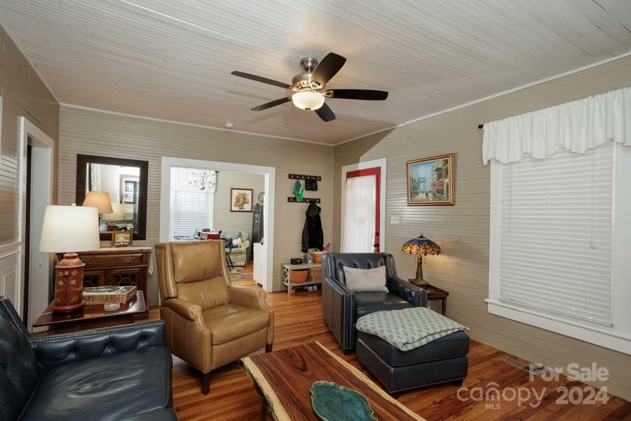 Property Photo:  3084 W Main Street  NC 28610 