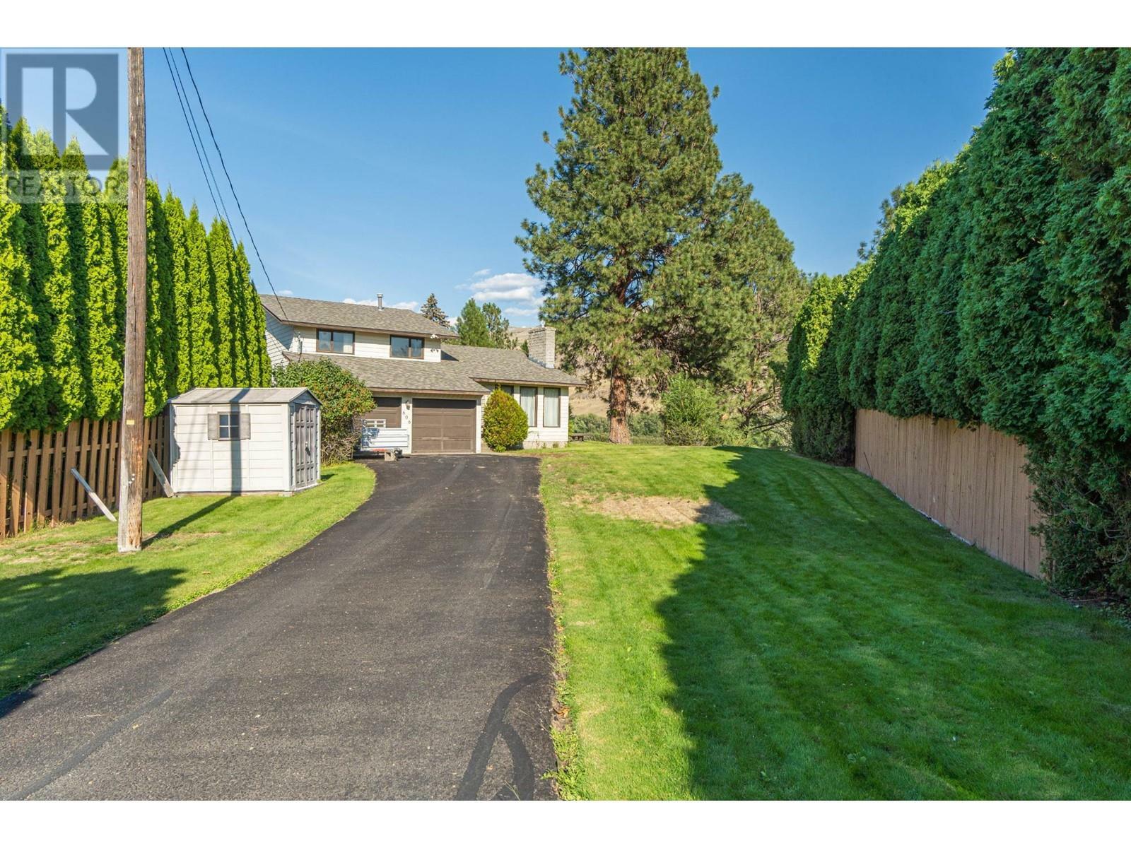 Property Photo:  606 Porterfield Road  BC V2B 6M6 