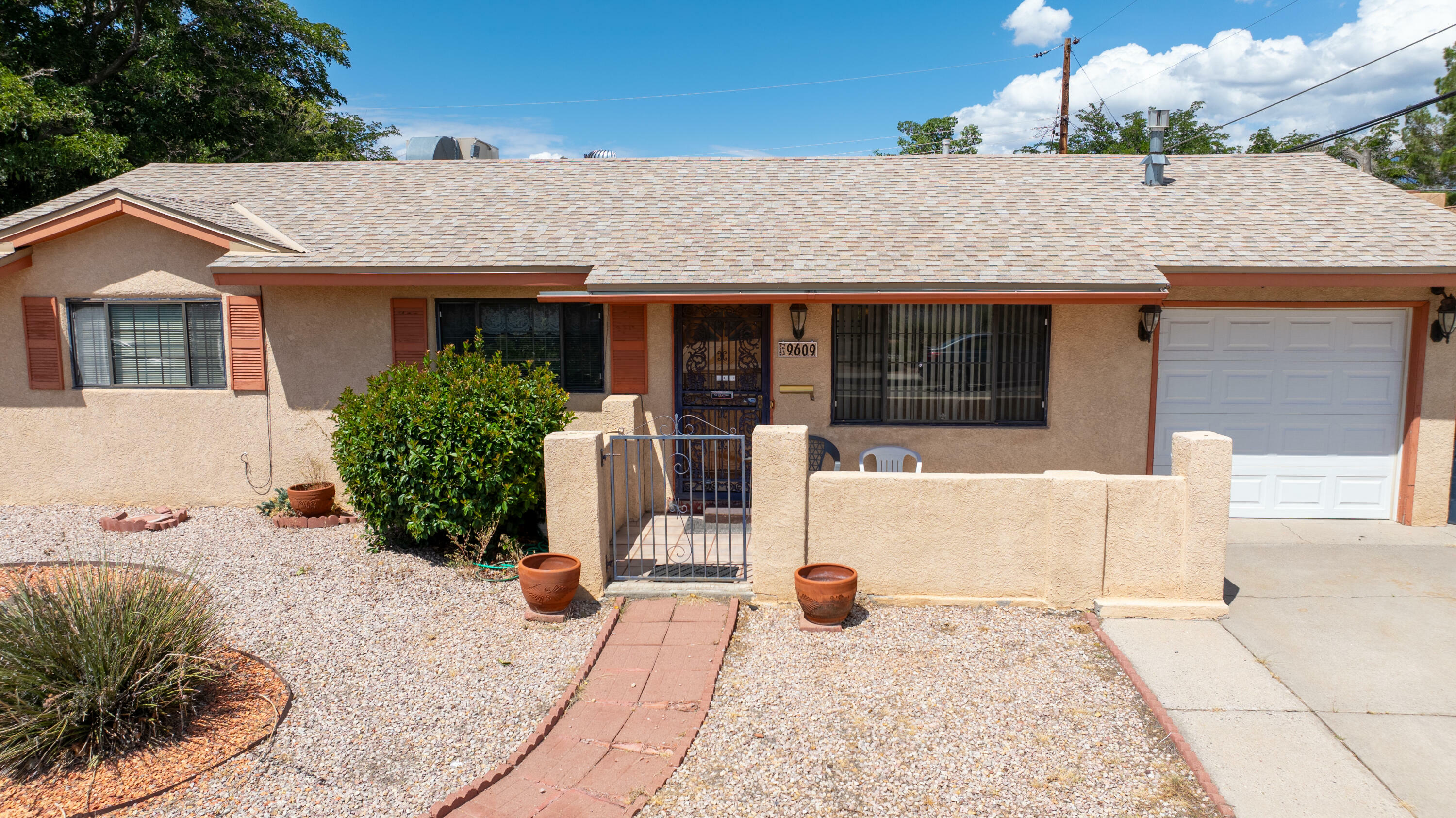 Property Photo:  9609 McKnight Avenue NE  NM 87112 