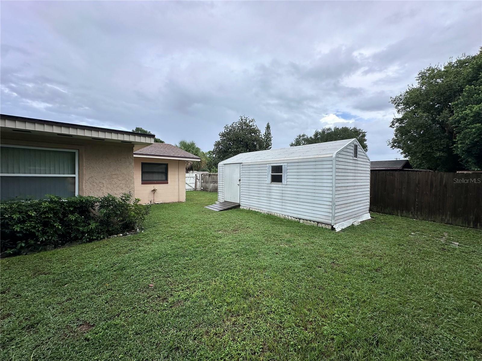 Property Photo:  1307 Lee Court  FL 34748 