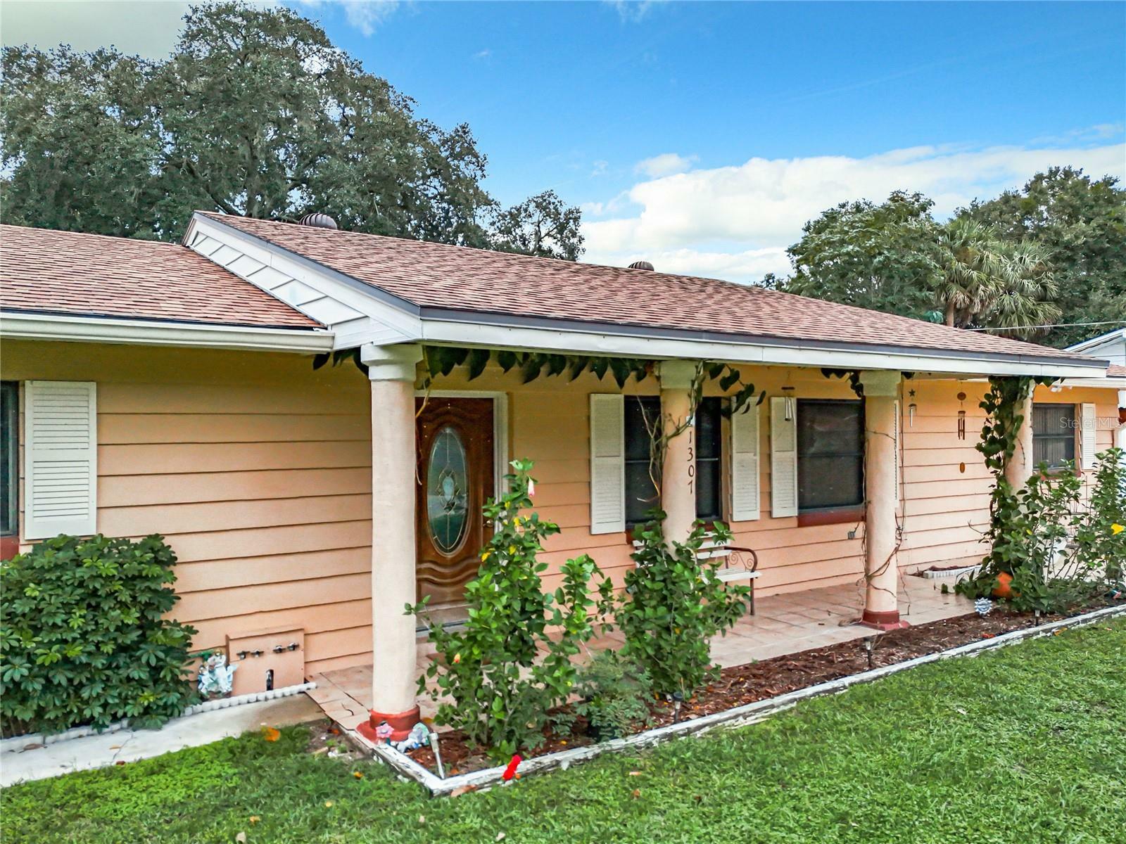 Property Photo:  1307 Lee Court  FL 34748 