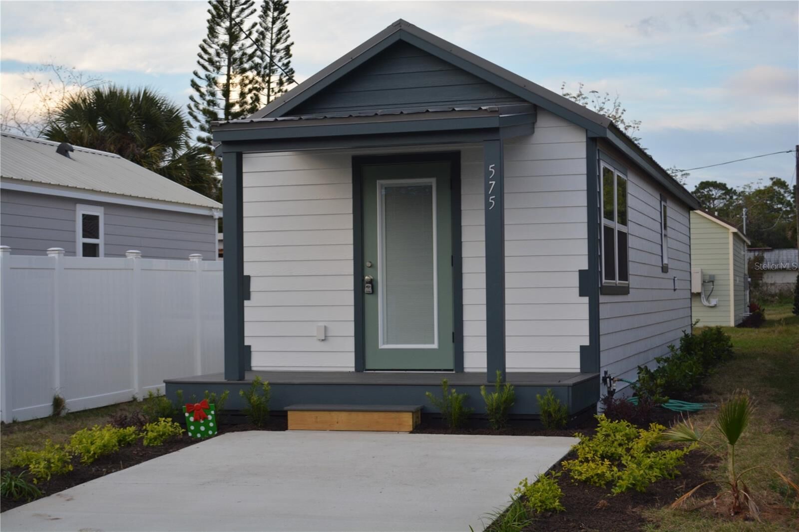 Property Photo:  575 2nd Street  FL 32765 