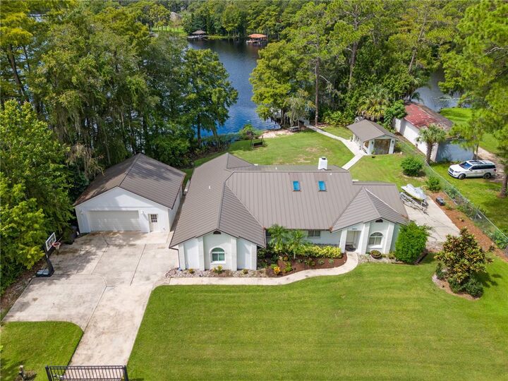 Property Photo: 3800 Chuluota Road FL 32820