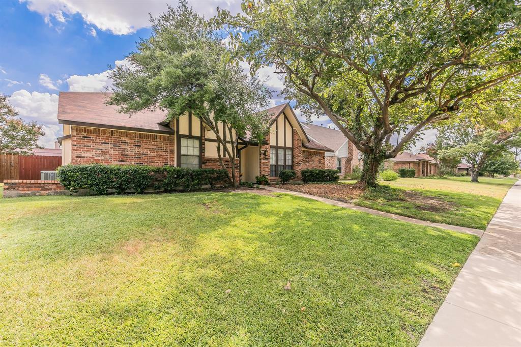 Property Photo:  1708 Mayflower Drive  TX 75007 