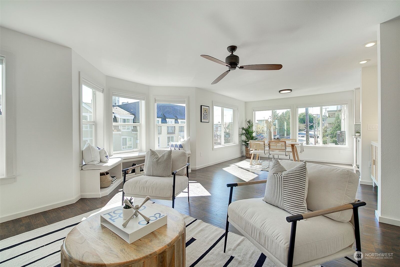 Property Photo: 500 Aloha Street E307 WA 98109