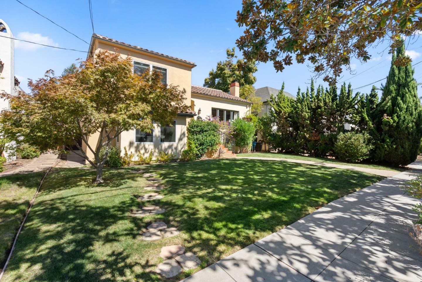 Property Photo:  931 South Grant Street  CA 94402 