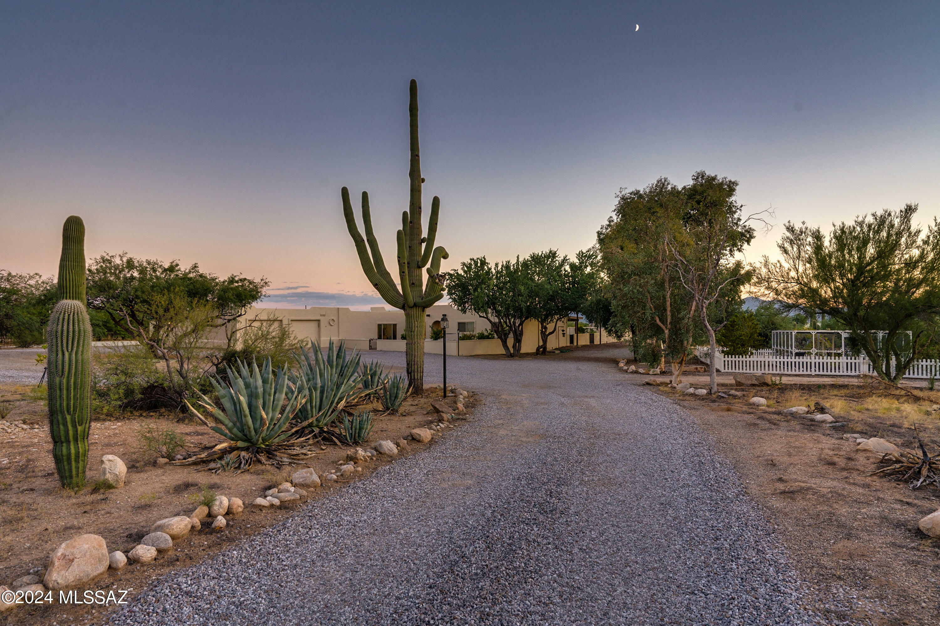 Property Photo:  4101 W Lambert Lane  AZ 85742 